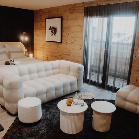 Nest Bed & Breakfast 3*